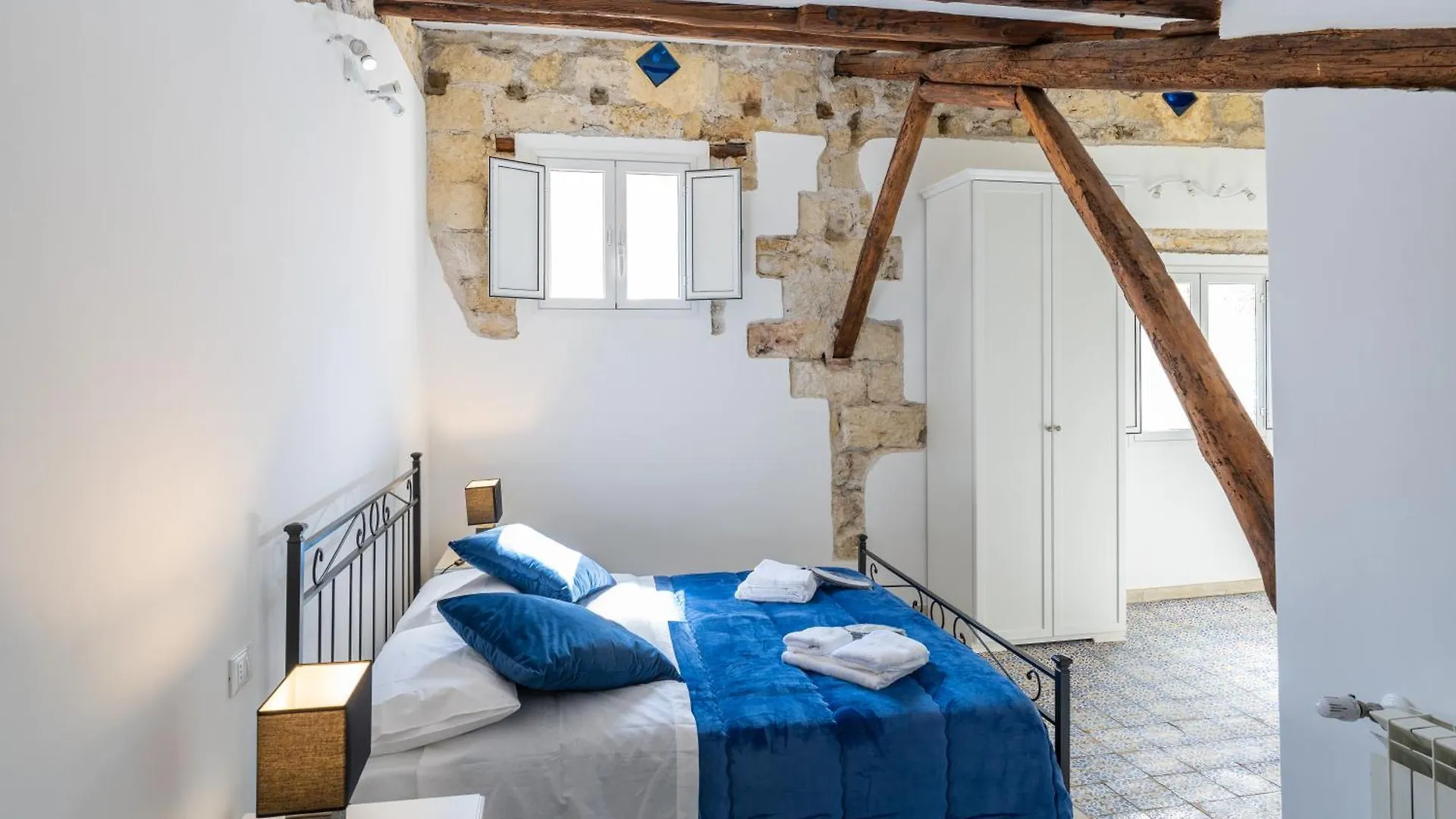 Appartamento Le Volte Del Basile - 4 Camere Private E Terrazza Palermo Italia
