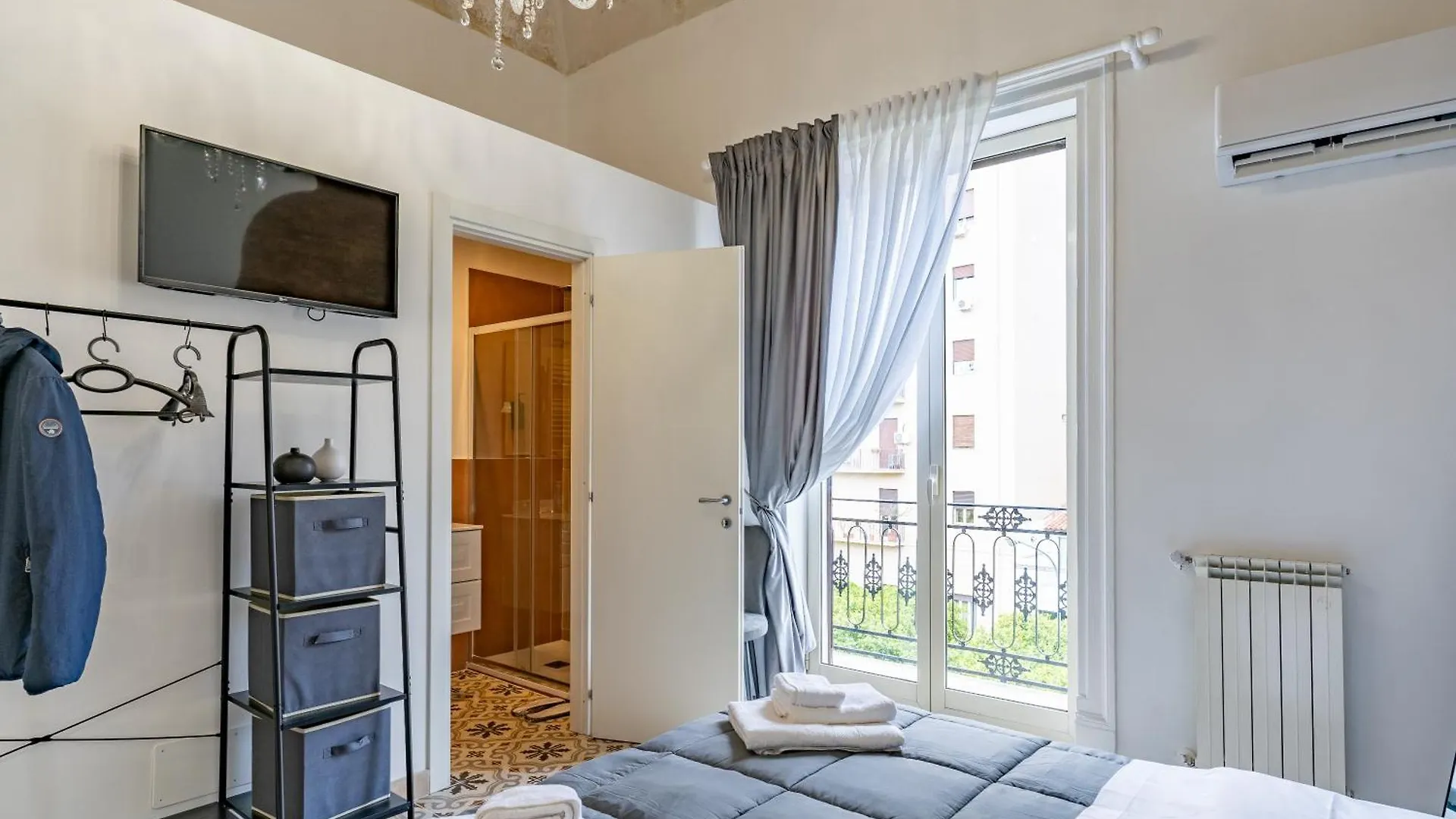 Le Volte Del Basile - 4 Camere Private E Terrazza Palermo Apartmán