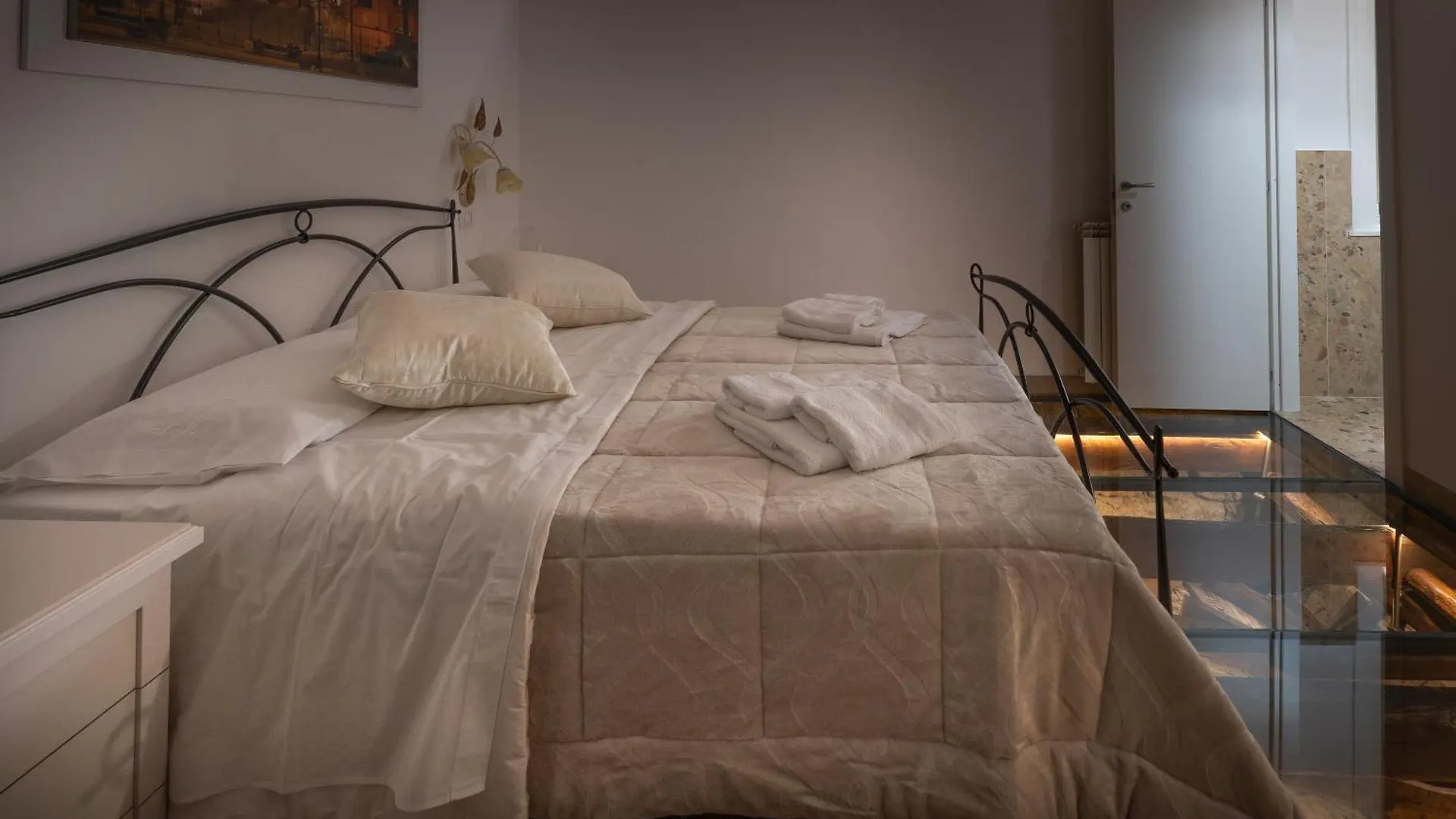 Le Volte Del Basile - 4 Camere Private E Terrazza Palermo Apartmán